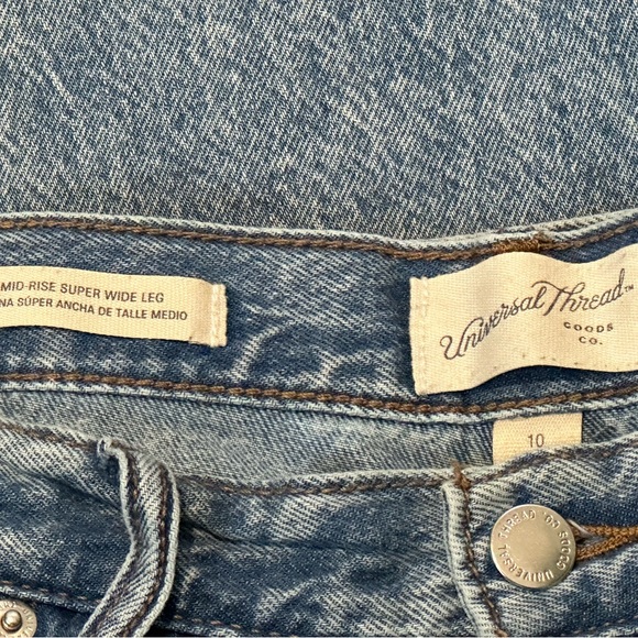 Universal Thread Women’s Medium-Washed Jeans, SIZE 10 - Mid-Rise Super Wide Leg - Picture 4 of 12